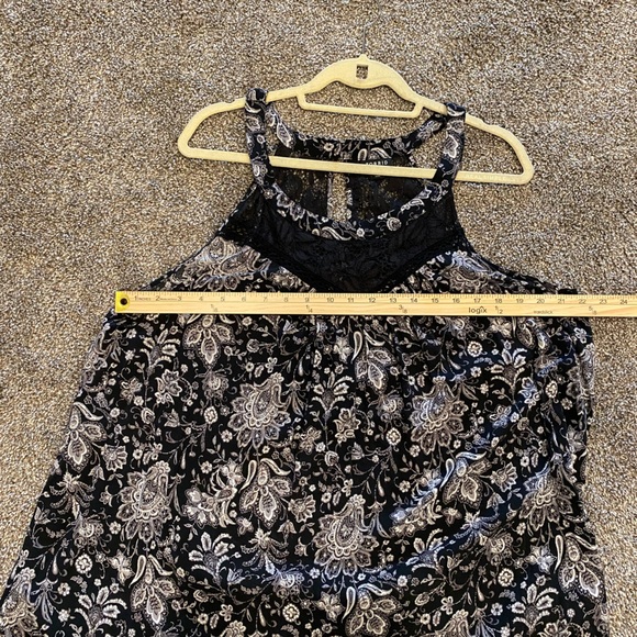 Torrid Halter Style Floral Paisley Crochet Lace Top - Picture 6 of 7